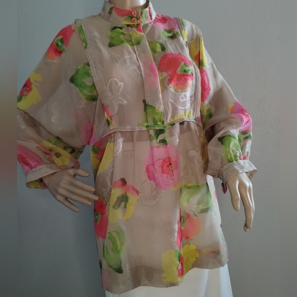 Apostrophe Other - Beautiful blouse!